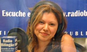 Rosalba Piña, abogada asesora de Immigration. Foto: Radio Bilingüe.