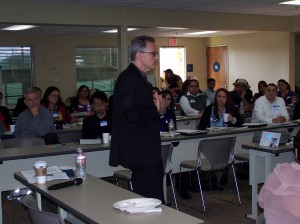 El Dr. Manuel Pastor facilitó la convocatoria.