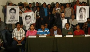 Conferencia de padres de Ayotzinapa