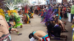 Danzantes Aztecas en Chicano Park