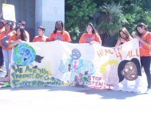 Youth at the capitol. Photo: Fernando Andrés Torres.