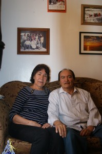 Elvira y Refugio Nieto en la sala de su casa. Foto: Fernando Andrés Torres. 