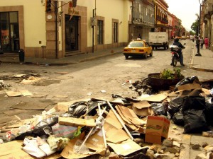 Restos de una barricada en el centro de Oaxaca. Foto: Vladimir Flores.