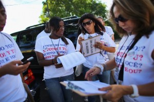 Registrando el voto latino en La Florida. Foto: Coalición de Inmigrantes por un Nuevo Estados Unidos. 