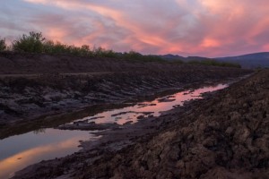 Aspecto del Río Yaqui luego de iniciados los trabajos de desviación de su afluente. Foto: www.proyectoambulante.org