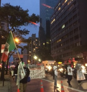 Marchando por la Tercera  Avenida del Midtown en Manhattan. Foto: MVG