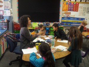 Rosa Villalpando, maestra de tercer grado, dice que algunos de sus alumnos han llorado en clase. Foto: Zaidee Stavely. 