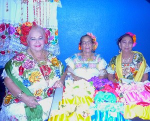 Vestidos típicos de la cultura maya yucateca.