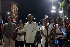 En Santiago, Cuba la gente expresó su solidaridad con Cuba y con Fidel en la Plaza de la Revolución.