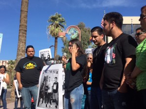 Jaqueline la hija de 14 años de Guadalupe García de Rayos habla en defensa de su madre, quien llegó a este país cuando tenía su misma edad.