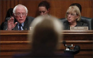 Bernie Sanders fustiga a Betsy DeVos  en una audiencia de confirmación en el Senado. Foto: logs.edweek.org