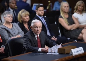 El Procurador General de EU, Jeff Sessions, en comparecencia ante el Comité Judicial del Senado. Foto: agencias.