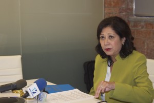 Supervisora Hilda Solís explica detalles de la campaña para limpiar antecedentes, beneficio de la ley 47.