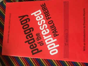 Pedagogía del oprimido, del pedagogo brasileño Paulo Freire, otro de los libros que fue quitado del salón de clase por decisión del Departamento de Educación de Arizona