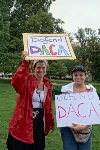 Manifestantes en la protestas de Washington, DC, demandan también proteger DACA.