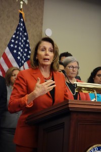 La líder de la minoría demócrata en la Cámara de Representantes, Nancy Pelosi encabeza la oposición a condicionar un alivio a los dreamers al dinero para el muro. 