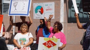 Miembros de la comunidad piden a las autoridades de salud y del medioamb iente que prohiban Clorpyrifos.