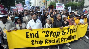 Marchan en la Ciudad de Nueva York para decirle a la gente blanca que el sistema judicial es racista. Foto: www.vox.com.