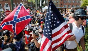 Supremacistas blancos inundan Charlotesville, Virginia, azuzados por las palabras de odio de Trump. Foto: www.motherjones.com.