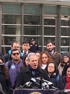 El Procurador General del estado de Nueva York, afuera de una corte federal en Brooklyn, donde se presentaron varias demandas contra la orden de Trump para poner fin a DACA. Foto: MVG.