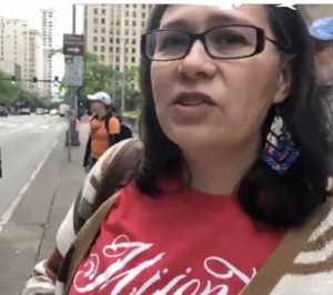 Maru Mora Villalpando, cofundadora de NWDC Resistance, en el acto de desobediencia civil en Seattle. Foto: NWDC Resistance / Facebook.