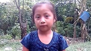 Jackeline Maaquin, niña guatemalteca de 7 años de edad que murió bajo la custodia de las autoridades fronterizas de EE UU. Foto: Democray Now.