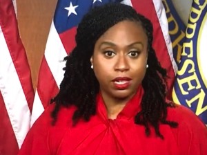 Representante demócrata de Massachusetts, Ayanna Pressley.