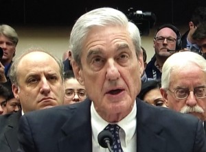 El Fiscal Especial Robert Mueller contestando a las preguntas de Nadler.