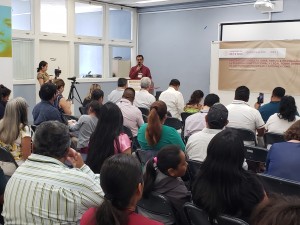 Al frente de esta mesa de trabajo el licenciado Saúl Vicente Vázquez, Director de Asuntos Internacionales del INPI, fue el maestro de ceremonias del evento.