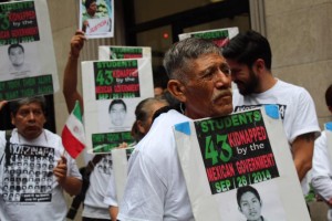 En el Consulado de México en Nueva York, la víspera del 5to aniversario de la desaparición de 43 normalistas de Ayotizinapa en Iguala, Guerrero, México.