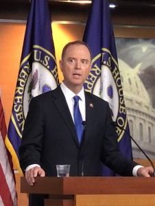 Adam Schiff, presidente demócrata del Comité de Inteligencia de la Cámara de Representantes.