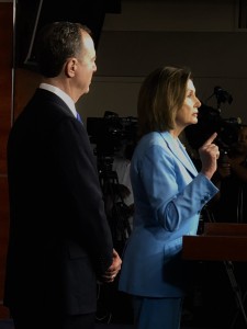 Nancy Pelosi, líder de la mayoría demócrata en la cámara baja.