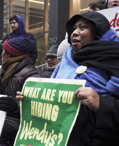 Lupe Gonzalo, organizadora de la Coalición de Trabajadores de Immokalee (CIW), en la marcha de protesta contra Wendy's en la ciudad de Nueva York. Foto: CIW / Marlkey Monacello.