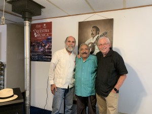 De izquierda a derecha, Samuel Orozco, Cipriano Federico Vigil, y Daniel sheehy. Foto: Prof. Enrique Lamadrid.