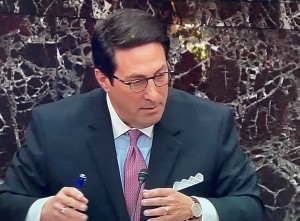 Jay Sekulow, al frente de la defensa legal en el “juicio” político al presidente, y también presentador de programas de radio y televisión, y personalidad de los medios políticamente conservadores. 