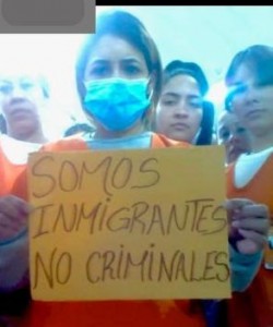 Migrante detenida protesta