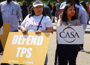 En la manifestación de los dreamers y tepesianos frente a la Casa Blanca.