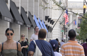 La gente habita las calles de la ciudad de Washington en su nueva normalidad.