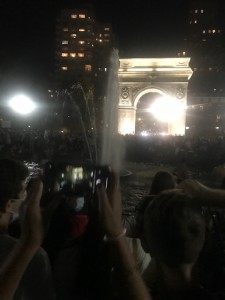 En el campus de la Universidad de Nueva York, NYU, donde la celebración se prolongó hasta bien entrada la noche del sábado.