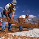 Trabajadores latinos de la construcción en Estados Unidos. Foto https://www.policymattersohio.org.