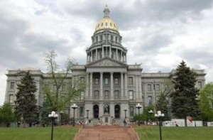 La Legislatura de Colorado aprueba la HB21 1057.