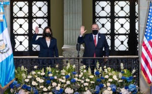 La vicepresidenta de Estados Unidos, Kamala Harris y el presidente de Guatemala, Alejandro Gimattei. Foto: @radioperiodistas de Guatemala.