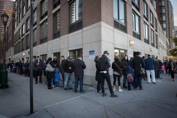 Las largas filas de votantes durante las pasadas eleccionesforman parte de las tácticas de republicanos para suprimir el voto. Foto: Centro para el Progreso Americano.