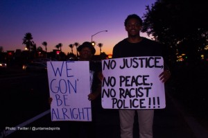 Latinos en Fresno protestan contra la brutalidad policial y el racismo. Foto: https://www.aclunc.org.