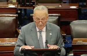 Charles Schumer, líder de la mayoría demócrata en el Senado e impulsor del proyecto de infraestructura, de 3.6 billones (millones de millones) de dólares . Foto: José López Zamorano.