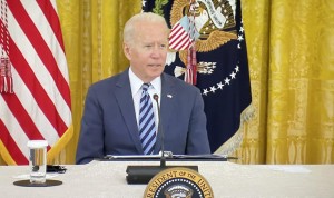 Presidente de Estados Unidos, Joe Biden elogia la conducción de la propuesta de ley por parte de la líder de la mayoría demócrata en la Cámara de Representantes, Nancy Pelosi. Foto: José López Zamorano.