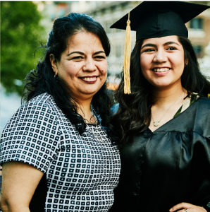 Los estudiantes latinos también están mostrando un rápido crecimiento en las tasas de graduación preuniversitaria y universitaria. Foto: Merrill Lynch.