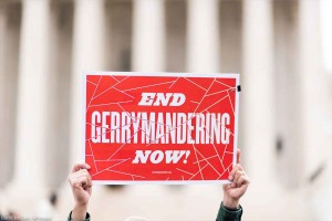 Protestando frente a la Corte Suprema en Washington, DC, para que se ponga fin a la práctica del Gerrymandering o manipulación partidista de las líneas de distrito. Foto: https://www.aclufl.org.