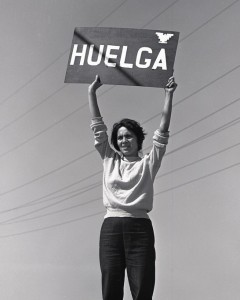 Dolores Huerta, Fundadora y Presidenta, Fundación Dolores Huerta, Medalla Presidencial de la Libertad, con sede en Bakersfield, California, convocando a huelga. Foto: Fundación Dolores Huerta / Twitter.