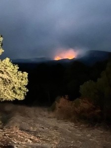 Fuego acercándose al Condado Mora. Foto: Annabelle López.